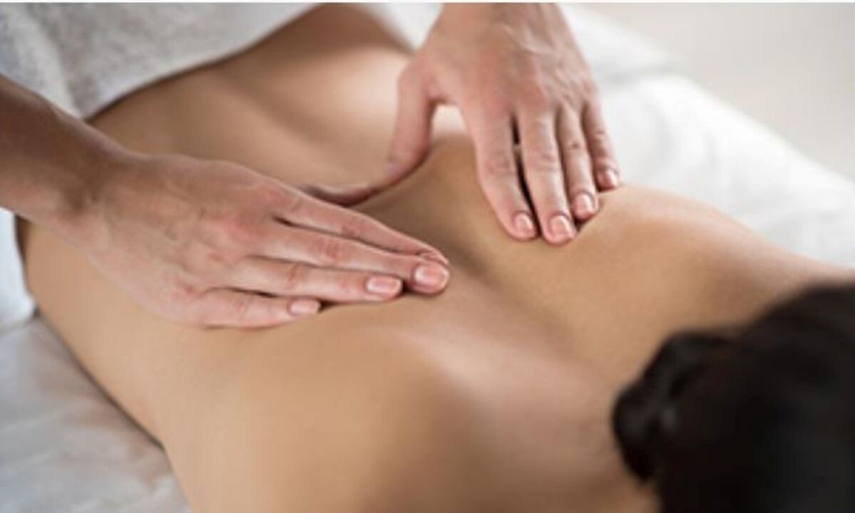 масажът е един от методите за лечение на цервикална остеохондроза